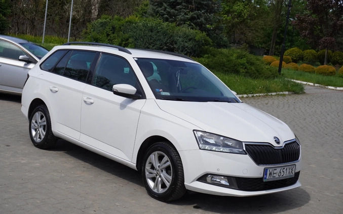 Skoda Fabia cena 25999 przebieg: 214000, rok produkcji 2019 z Katowice małe 301